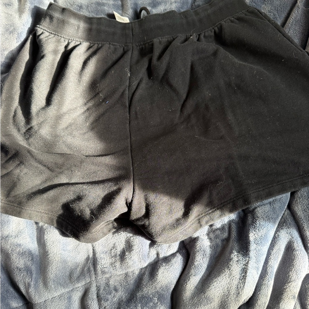 Alo Yoga Women's Black Shorts Low Key Sweat Short
Color: Black medium - Picture 4 of 5